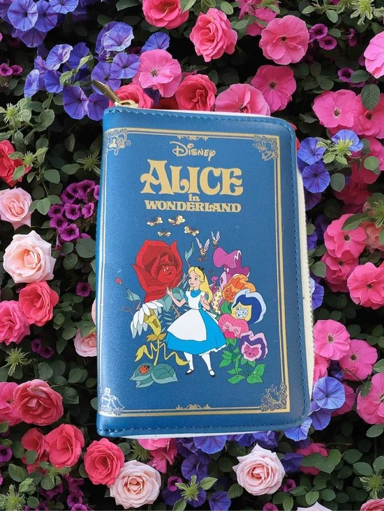 Disney Loungefly Alice in Wonderland Zip Wallet