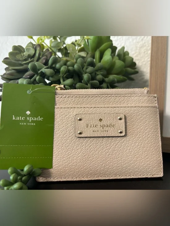 2016 Kate Spade Grove Street Card Case in Pumice with Gold Hardware