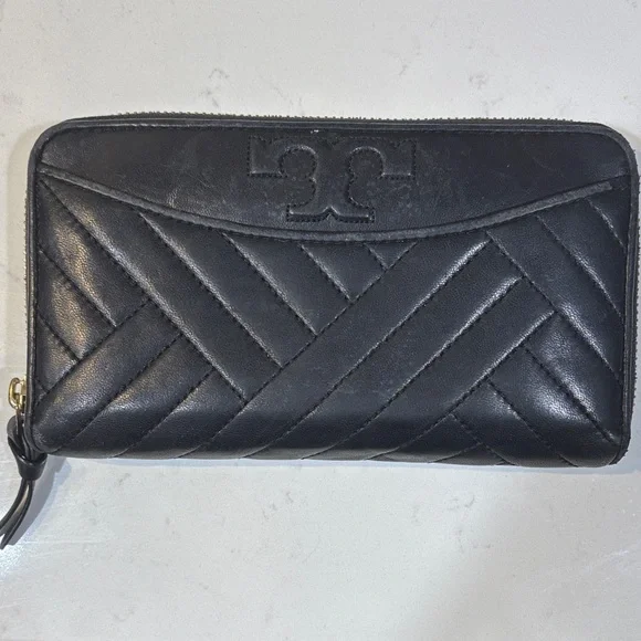 Tory Burch Black Quilted Leather Zip-Around Wallet with Logo