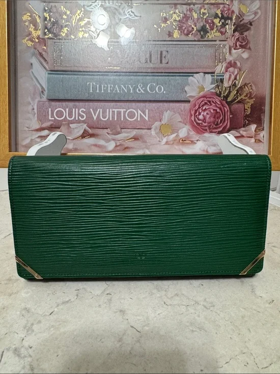 Valentino Garavani Deep Green Textured Leather Wallet EUC with COA
