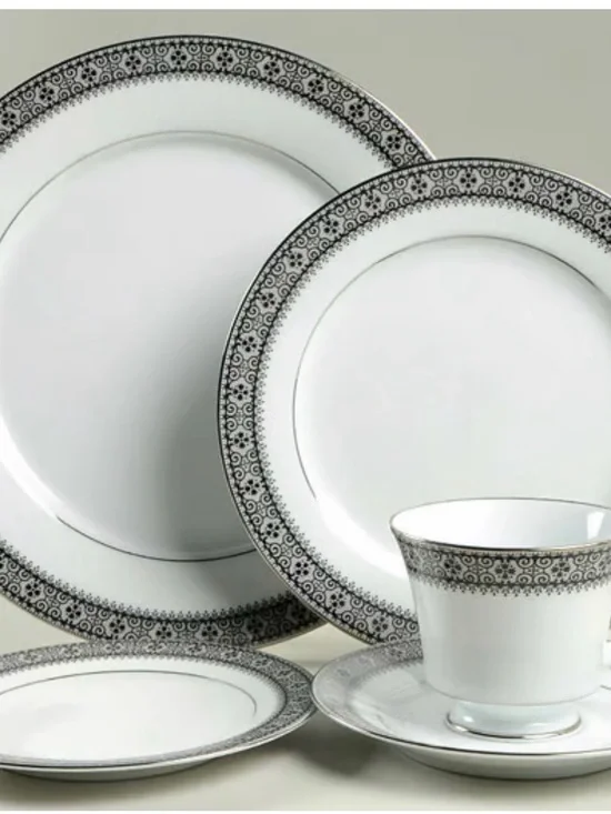 Noritake Segovia dinnerware Set, four 5-piece place settings