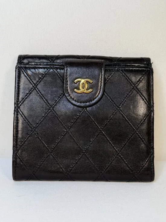 RARE! Vintage CHANEL Brown Quilted Bicolore Leather Gold CC Bifold Wallet