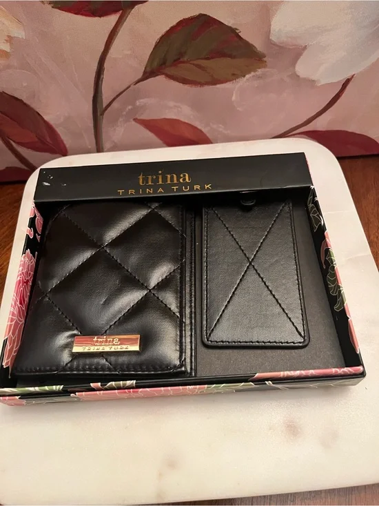 NWT Trina Turk Black Quilted Passport Holder & Luggage Tag Travel Gift Set Box