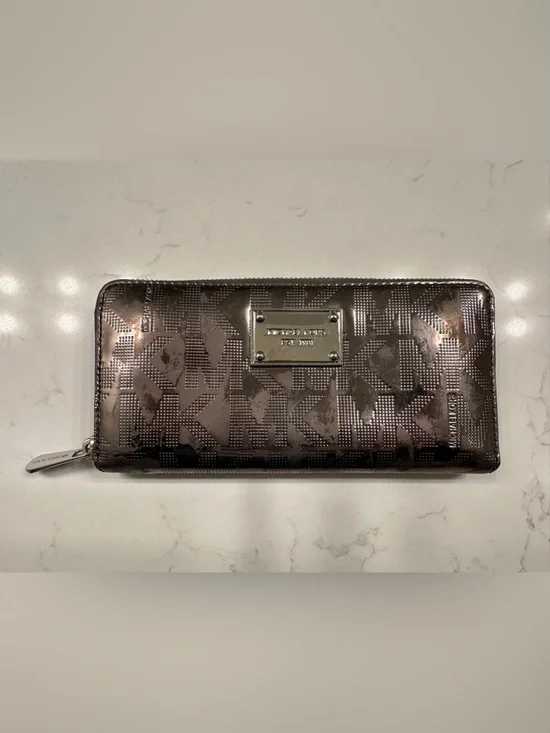 Michael Kors Wallet - reflective silver/bronze color