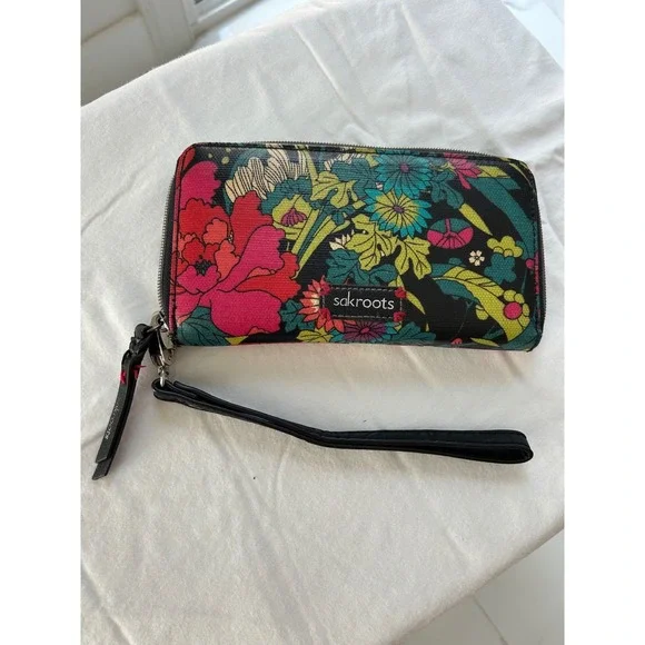 Sakroots Artist Circle Floral Butterfly Large Zip Around Wristlet Wallet Black