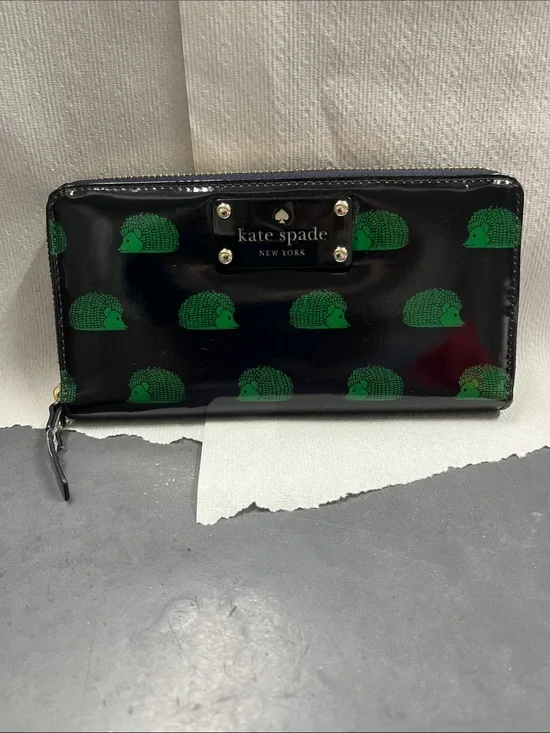 EUC Kate Spade Black Patent Wallet with Green Hedgehog Print storybook lining