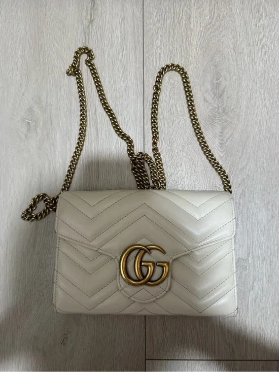 Gucci WALLET ON CHAIN GG MARMONT- GREAT CONDITION