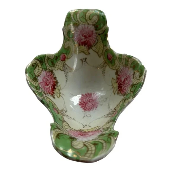 Fluted 4 Footed Bowl Nut‎ Dish Hand Painted unmarked vintage