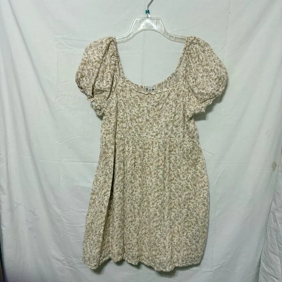 American Eagle Outfitters floral puff-sleeve babydoll dress.