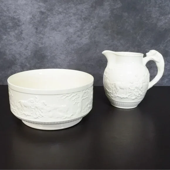 Rare Vintage Wedgwood Etruria & Barlaston Devonshire Off White Bowl Pitcher Set