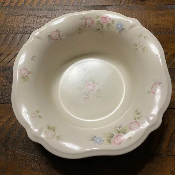 Vintage Pfaltzgraff Tea Rose Ruffled Scalloped Rim Vegetable Serving Bowl