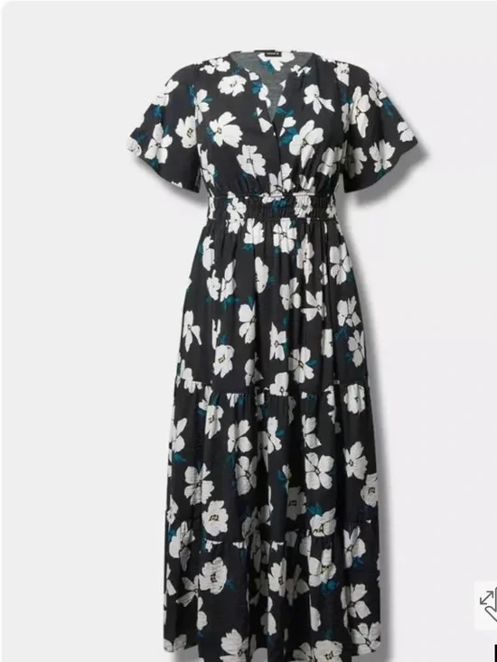 torrid NWT Black Maxi Dress with White Floral Print and Teal Accents