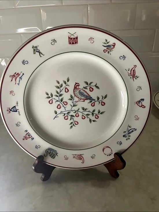 Johnson Brothers Dinner Plate  10” 12 Days of Christmas Partridge in a Pear Tree