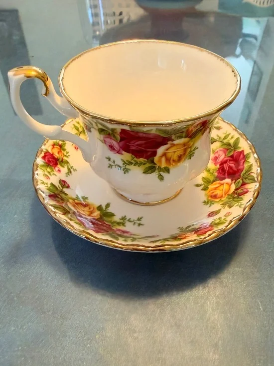 Royal Albert Old Country Roses  Bone China & 22K Gold Trim