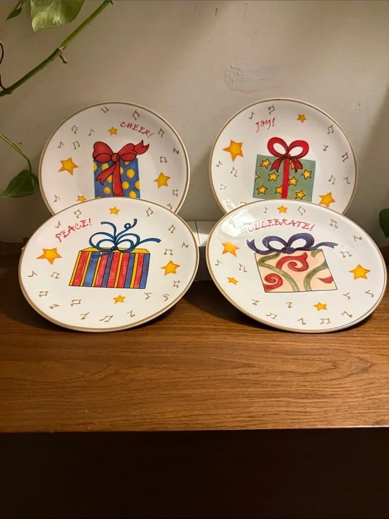 Holiday Gifts Salad Dessert Luncheon Plate 8