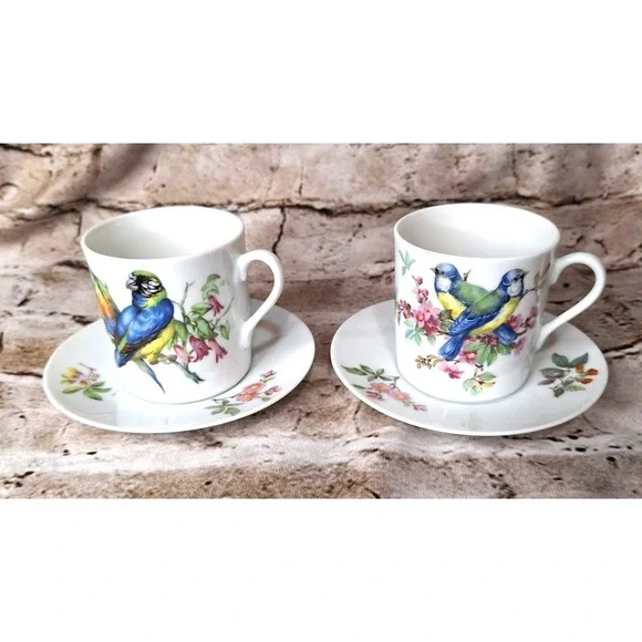Pair of‎ Vintage Discontinued 80's Mottahedeh 8502 Aviary Pattern Cups & Saucers