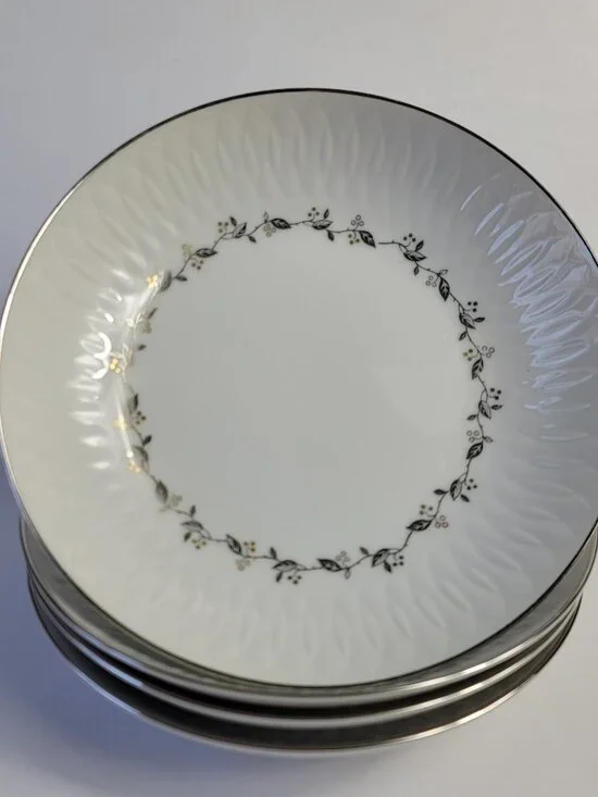 FOUR Sango Carillon Soup Bowls White Gold Berries Platinum Leaves
