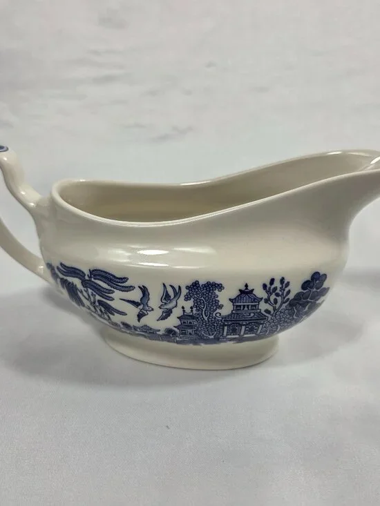 Churchill Willow Blue Gravy Boat Georgian Shape Earthenware England