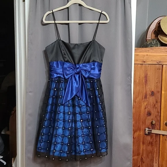 Betsy & Adam Formal/Prom Dress Blue/Black Size‎ 8? GUC **READ **