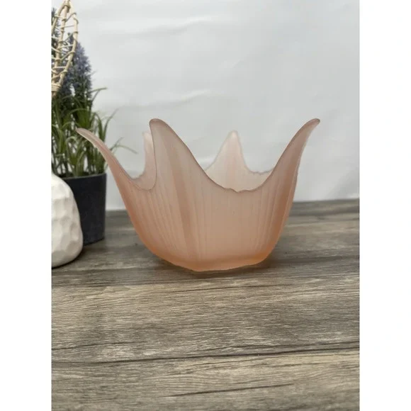 Vintage Viking Satin Pink Lotus Bowl Frosted‎ Glass Ruffled Petal Mid-Century