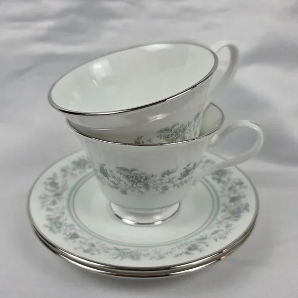 FOUR Oxford China Spring Bread Plates. The plates measure 6 3/8 inches and are w