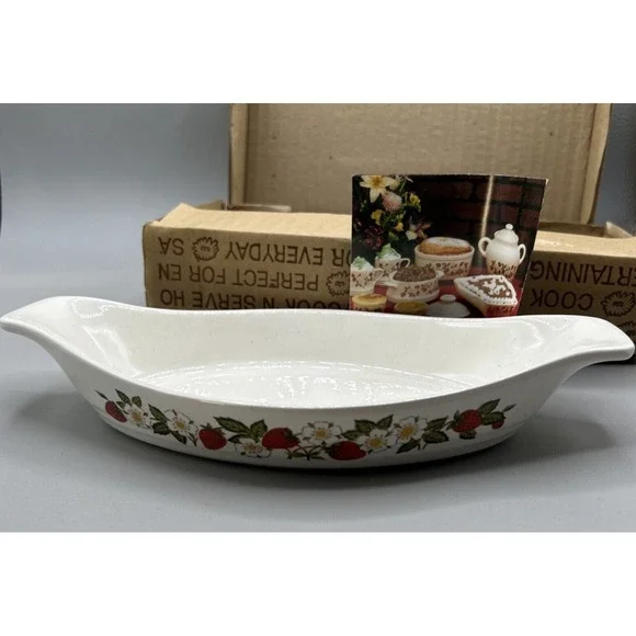 Sheffield Japan Strawberries n' Cream Augratin Dish Stoneware‎ 10
