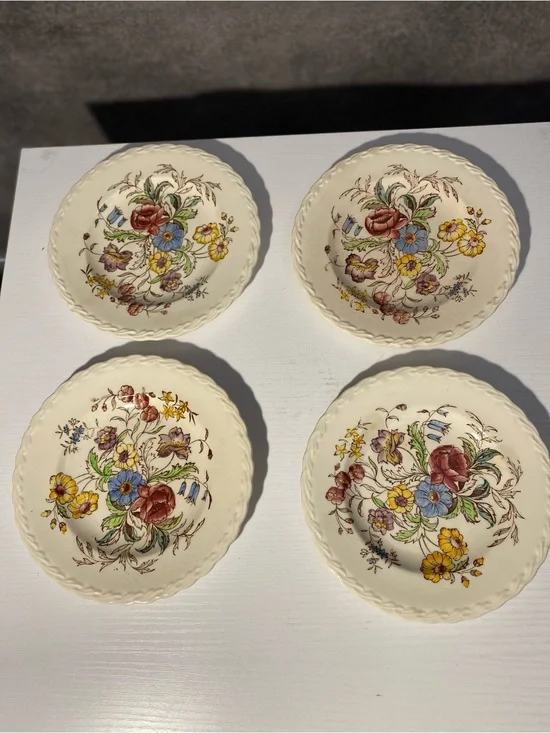 Vintage Vernon Kilns May Flower Bread Dessert Plates 6.5