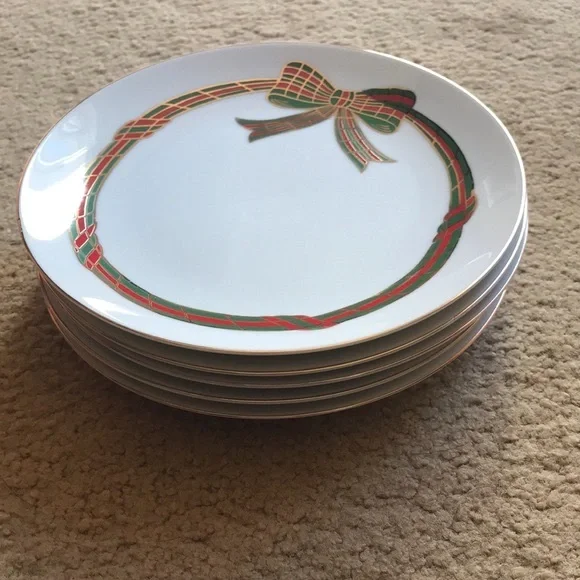 5 Vintage Lefton Desert Plates in Ribbonia Christmas Pattern