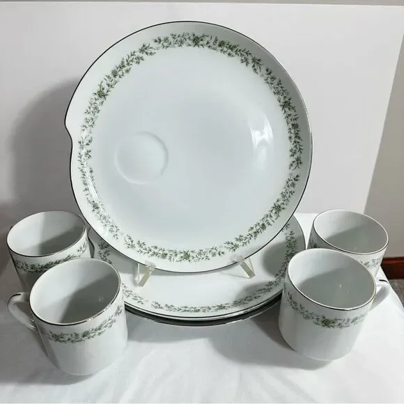 Mikasa Vintage Set Of 4 Snack Plates & Cups Montclaire Porcelain China Japan