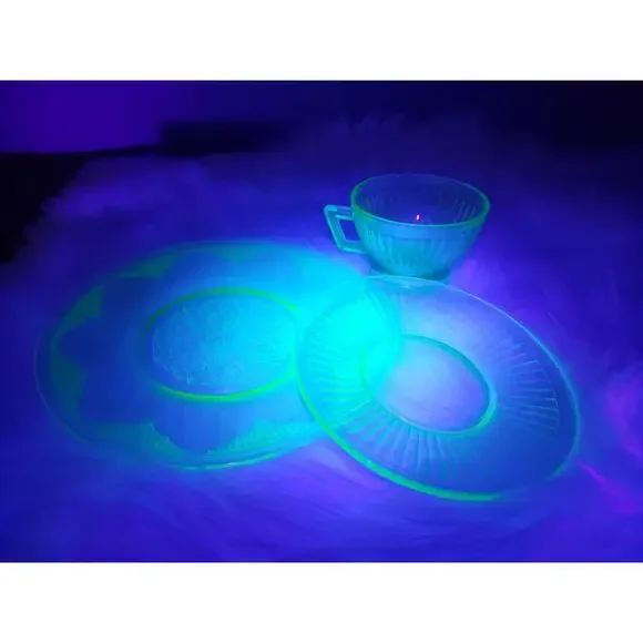 LOT 3 Vintage Green Uranium Glass Saucer Plate Teacup Blacklight‎ ribbed cameo