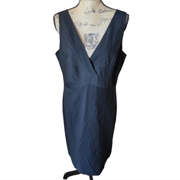 Ann‎ Taylor Elegant Black Sleeveless Wool Blend Sheath Career Dress Size 12