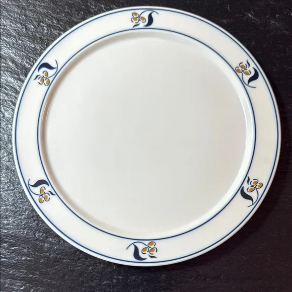 Elegant White Luncheon Plate with Blue Accents -  3/20