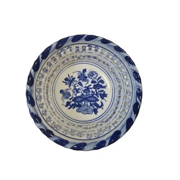 Chinese Porcelain Fruit Bowl 