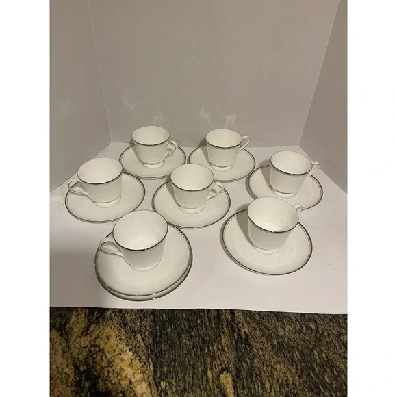 Mikasa Bone China Double Platinum Band Briarcliffe 6 Cup/7 Saucer Set Japan Made