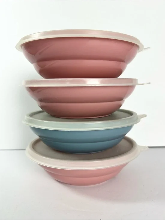 Vintage Tupperware cereal bowls‎ with lids Mauve country pink blue 1980s