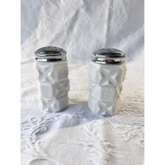 Vintage 1940's Milk Glass Westmoreland‎ Salt And Pepper Shakers