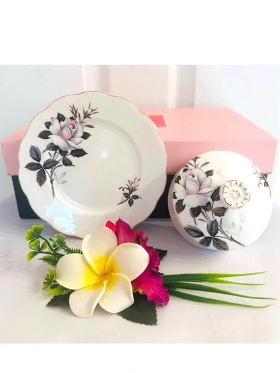 ROYAL ALBERT ~ Queen’s Messenger White and Pink Floral Butter or Cheese Dish