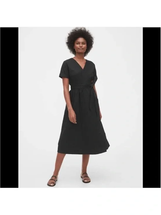 GAP Black V-Neck Tie-Waist Midi Dress