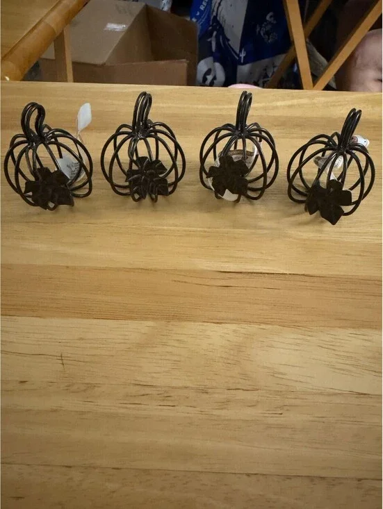 Set of 4 Celebrate It Give Thanks Pumpkin Place Card Holders