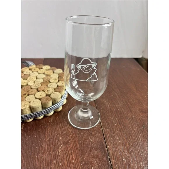 Vintage Quaker Oats Man Stemmed‎ Pilsner Beer Glass White Graphic Advertising