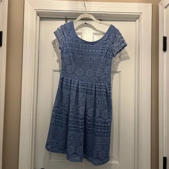 Womens dress barn periwinkle / lavendar / light blue fit and flare lace dress 4P
