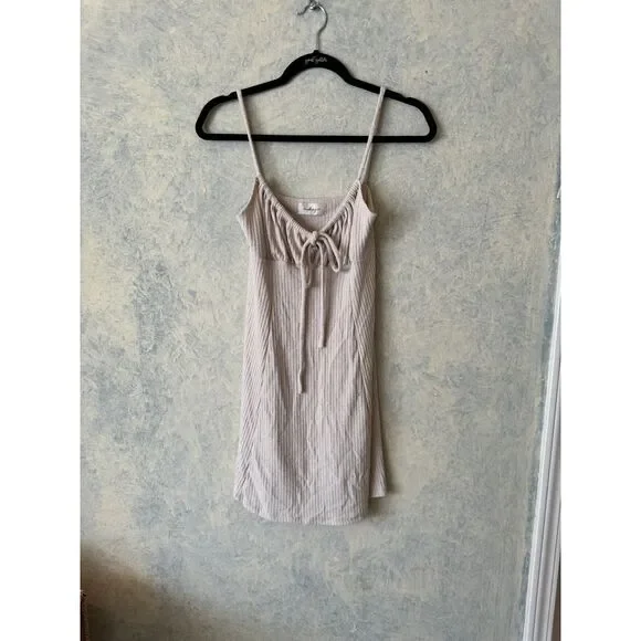 Audrey 3+1 beige‎ mini dress