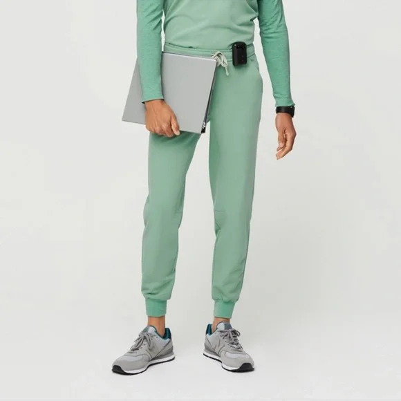 FIGS Tansen Jogger Scrub Pants Jade Small Green Seafoam Mint Doctor Nurse