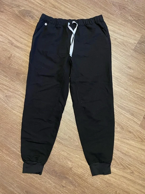 Figs Tansen Black Men’s Jogger Scrub Pants