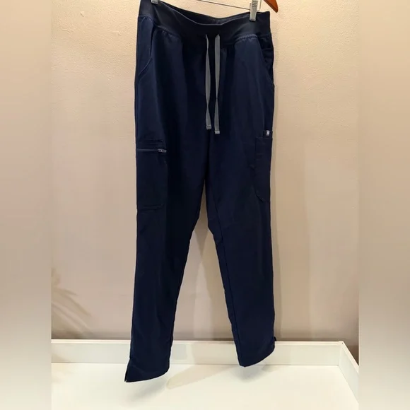 Medium‎ size navy figs scrub bottom pants