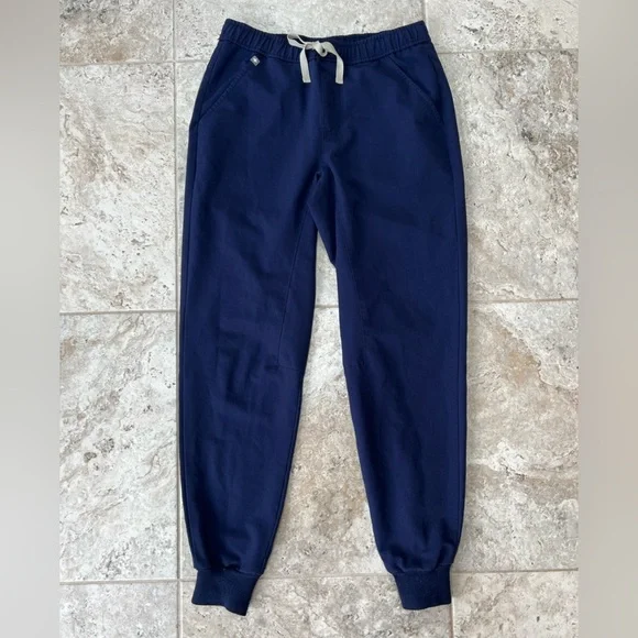 FIGS Men's Tansen Jogger Scrub Pants in Navy Blue (PO #1455), size Small