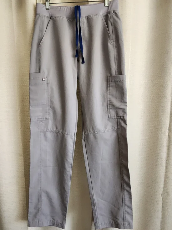 Figs Men’s Light Gray Cargo Pants with Navy Drawstring Size S