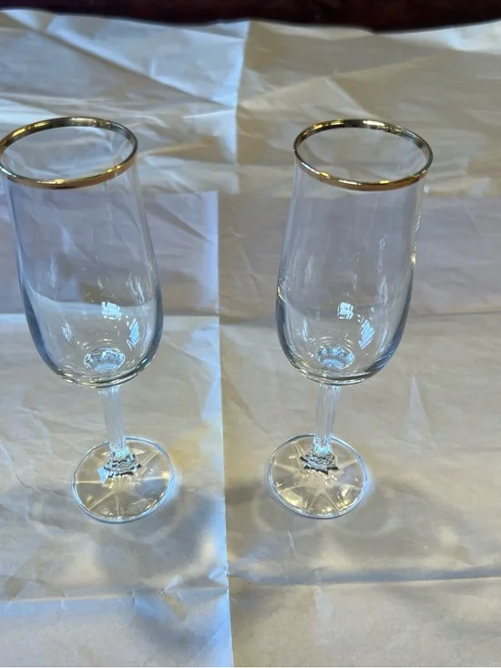 Elegant Clear Champagne Flutes with Gold Rim - Set of 2