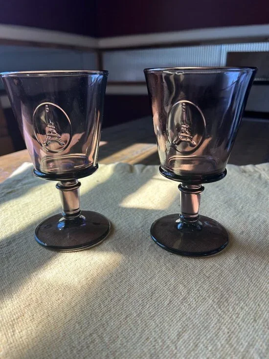 Vintage  Rare   La Rochere  Eiffel Tower  wine Glasses  notable for it's smoky p