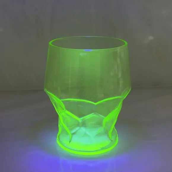 Vintage Depression Georgian Honeycomb 4” Green Uranium Glass Tumbler GLOWS